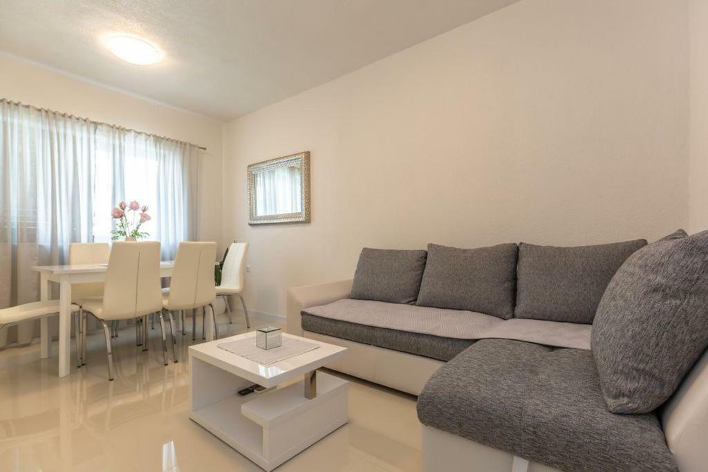 Tatijana Holiday Apartments Макарська Екстер'єр фото